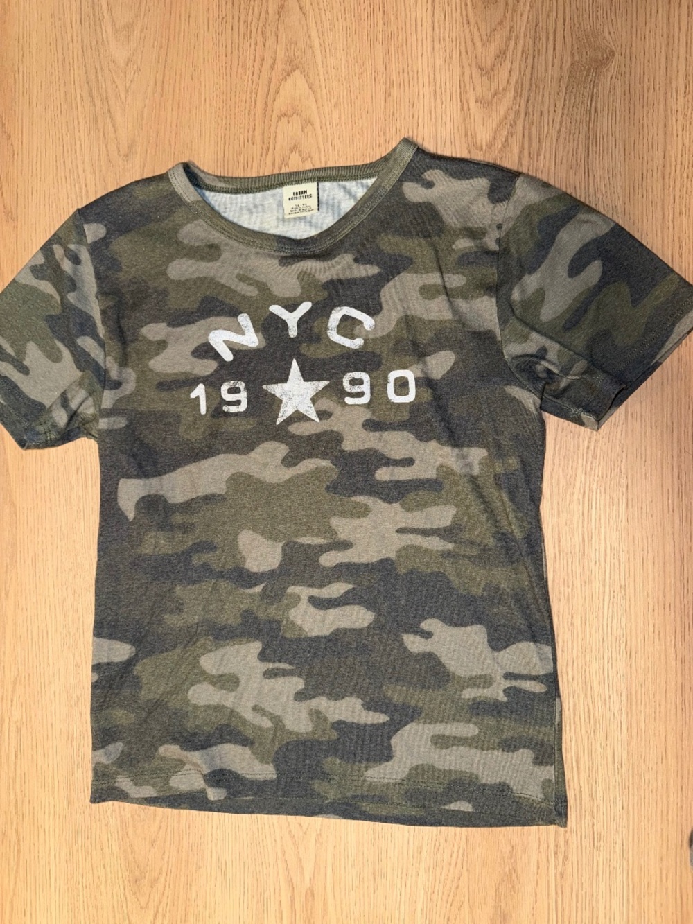BDG Camo NYC Applique Baby T-Shirt (Urban Outfitters) - size xl